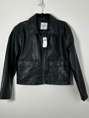 NEW Abercrombie & Fitch Women’s Medium Black Vegan Leather Jacket Collar/Cropped